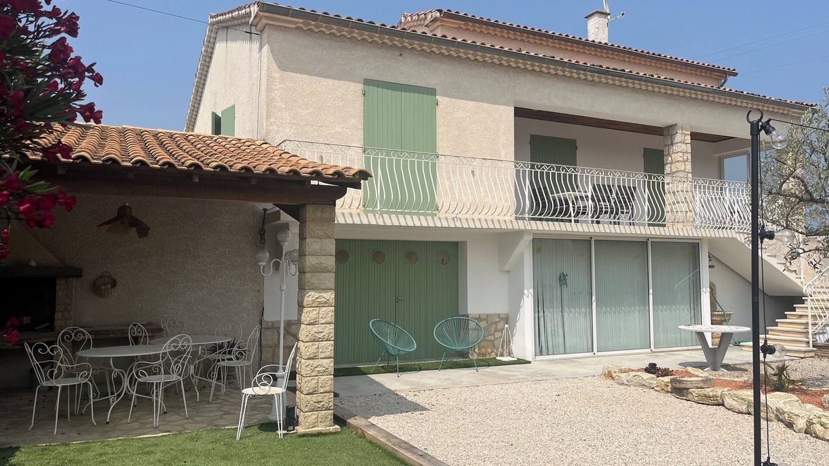 Rasteau House | Pleasant air-conditioned house with view of Mont Ventoux and Dentelles de Montmirail