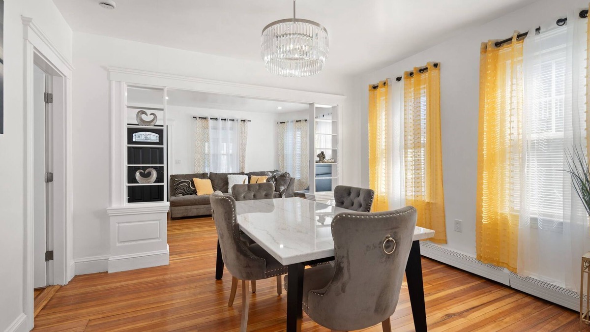 Braintree House | Pleasant and fully furnished 4-bedroom and two bathrooms house in Braintree MA