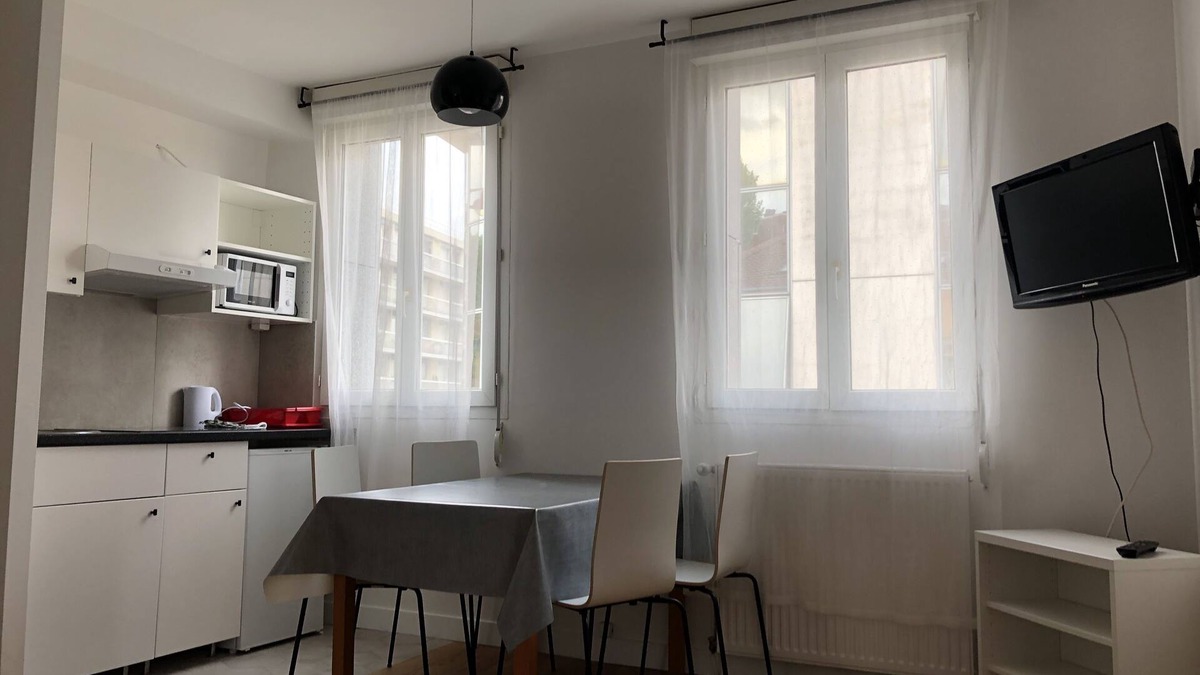 Le Pre-Saint-Gervais Apartment | Pleasant apartment for 4-5 people