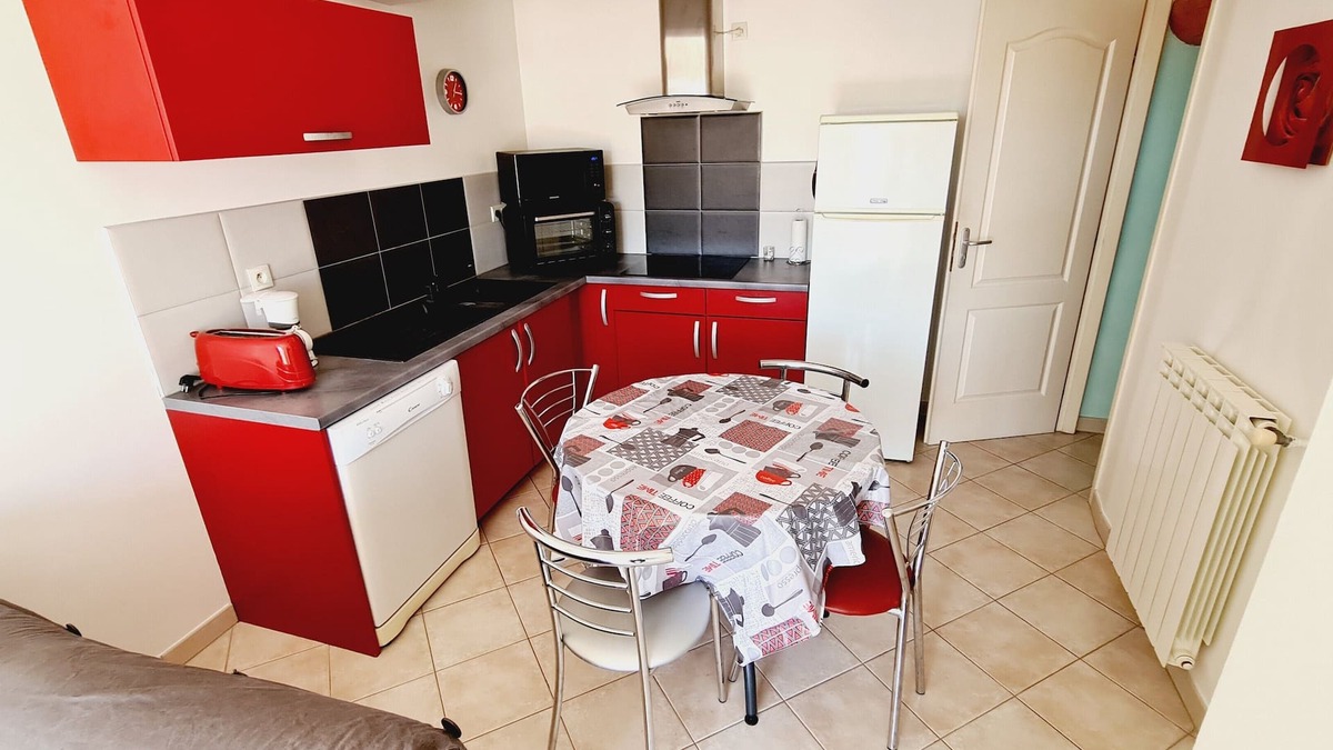 Arles Apartment | Pleasant apartment in very quiet residential area.