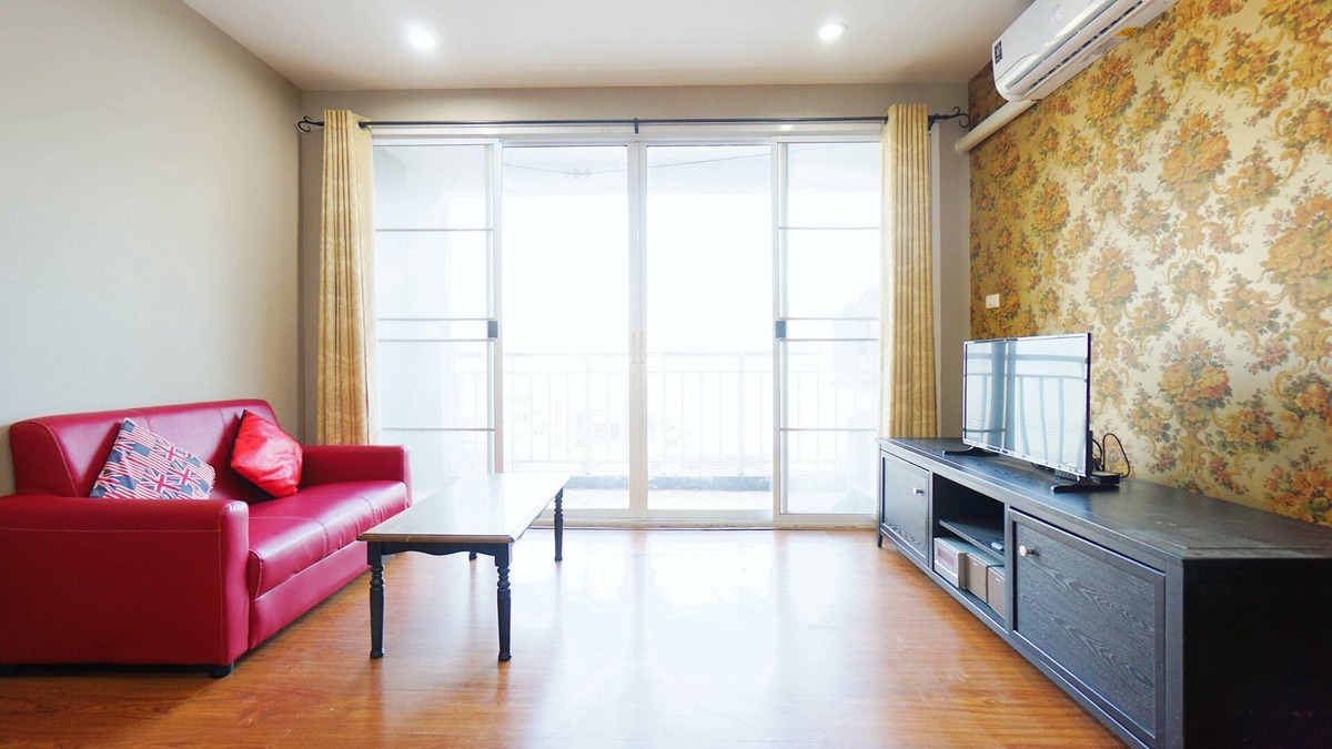 Si Racha Condo | Pleasant condo with AC in Tambon Si Racha