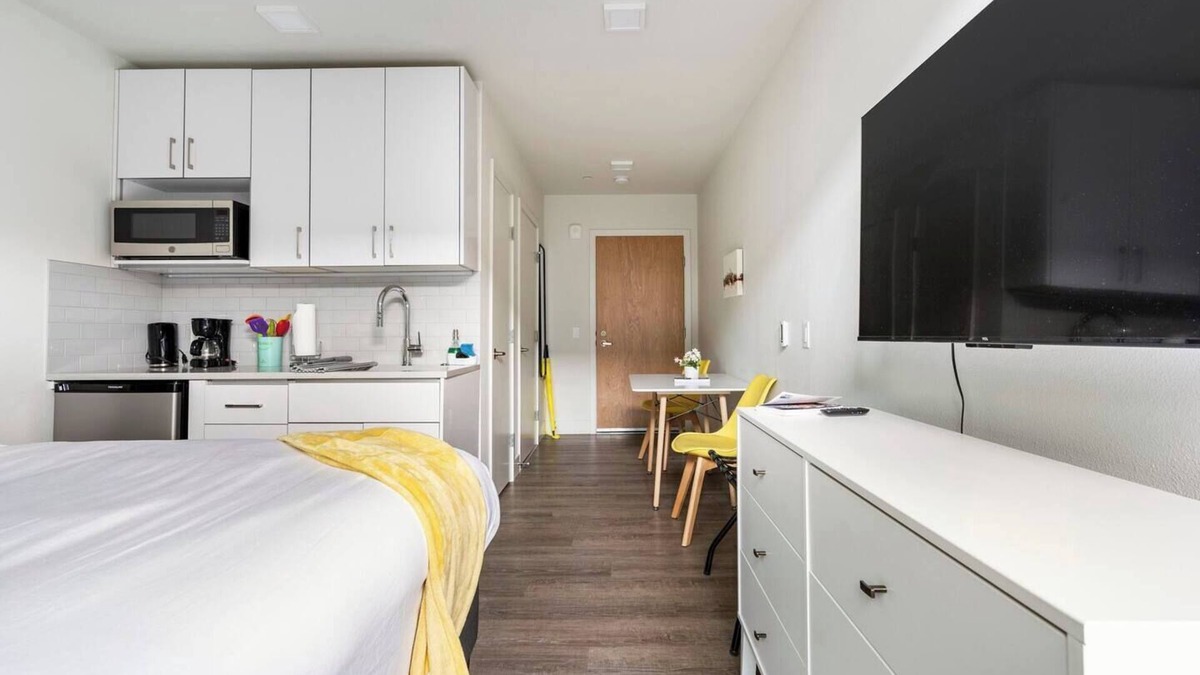 Yesler Terrace Hotel | Pleasant Condotel with WiFi in Vibrant First Hill