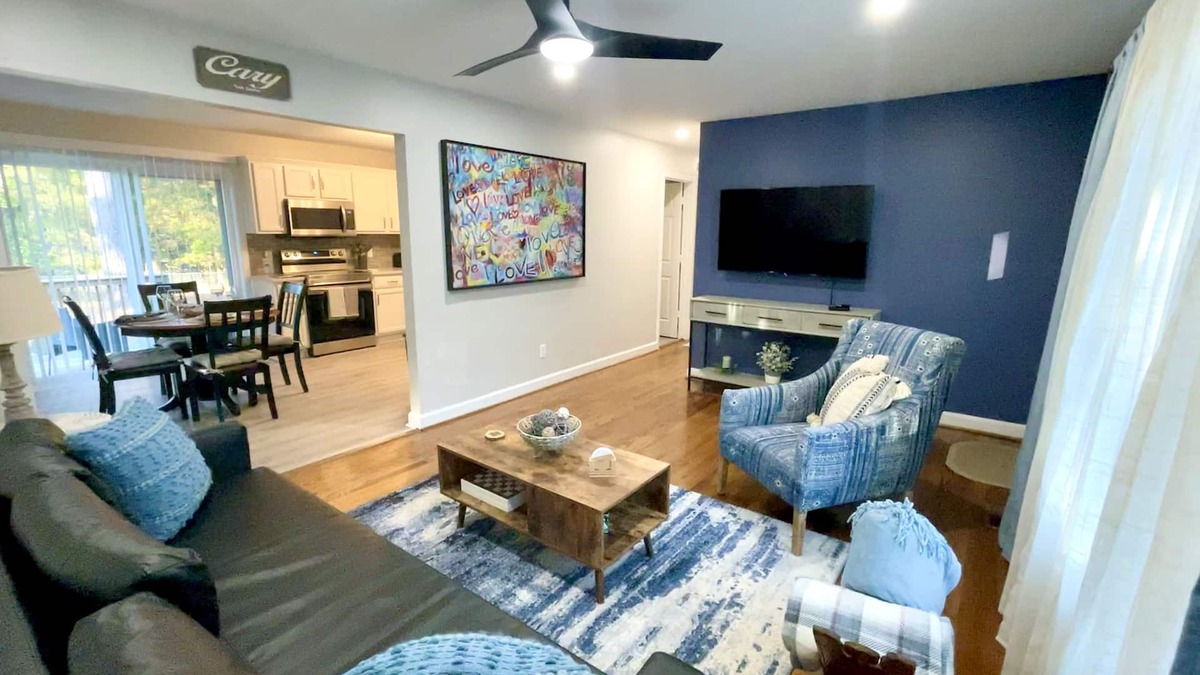 Cary House | Pleasant Experience in this City Ranch - Downtown Cary