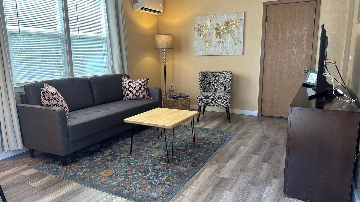 West Spokane Apartment | Pleasant Finch Arboretum 1BR Duplex/Centrally Located/AC/Free Parking