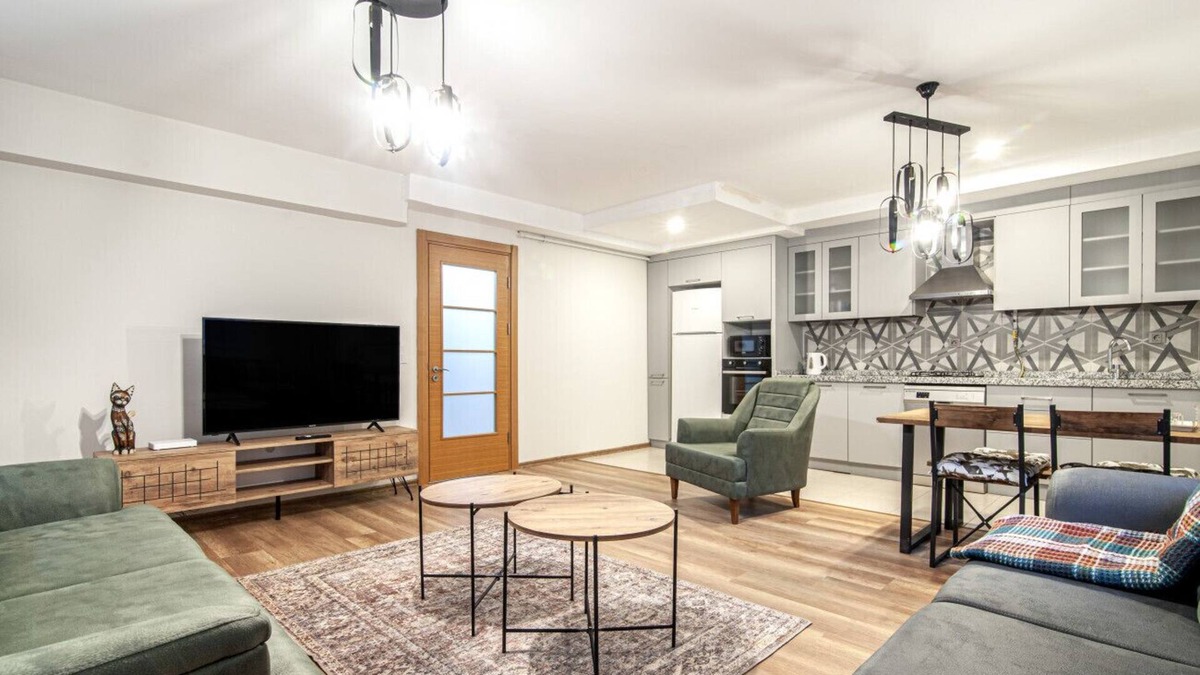 Kagithane Apartment | Pleasant Flat Close to Various Malls in Seyrantepe