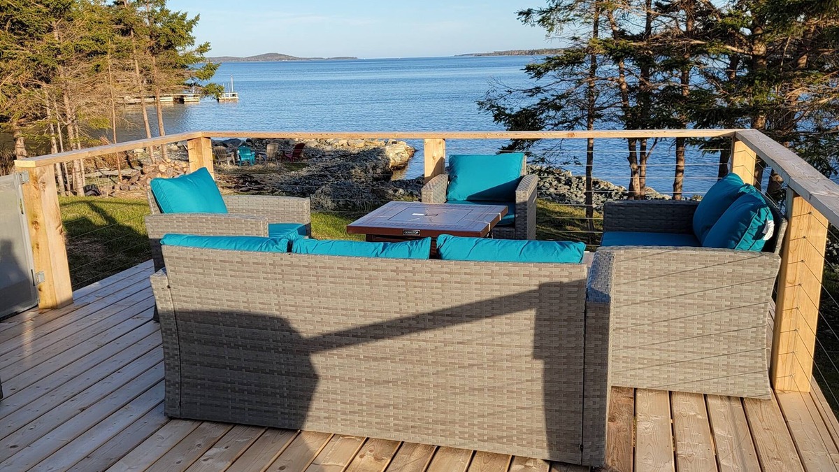 Tangier Cottage | Pleasant Harbour Oceanfront Hottub And Kayaks