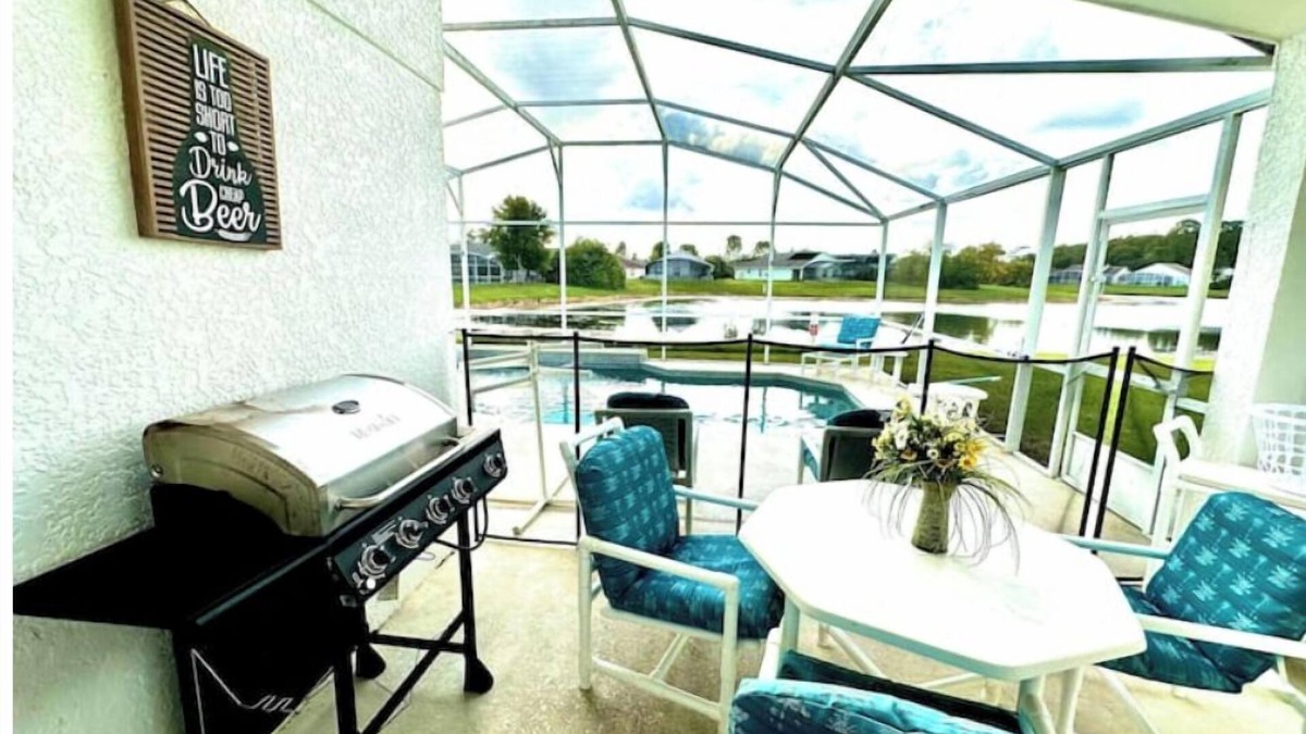Eagle Pointe South House | Pleasant Home close theme parks