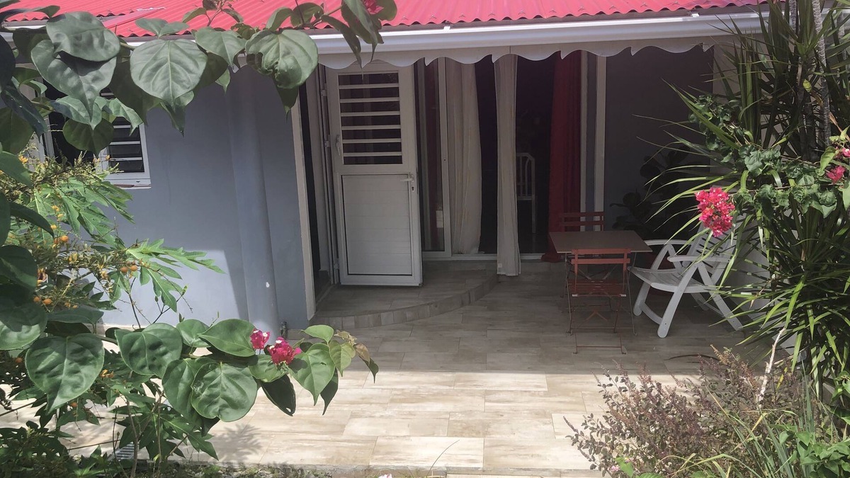 Sainte-Rose House | Pleasant house close to the beach and a shopping center