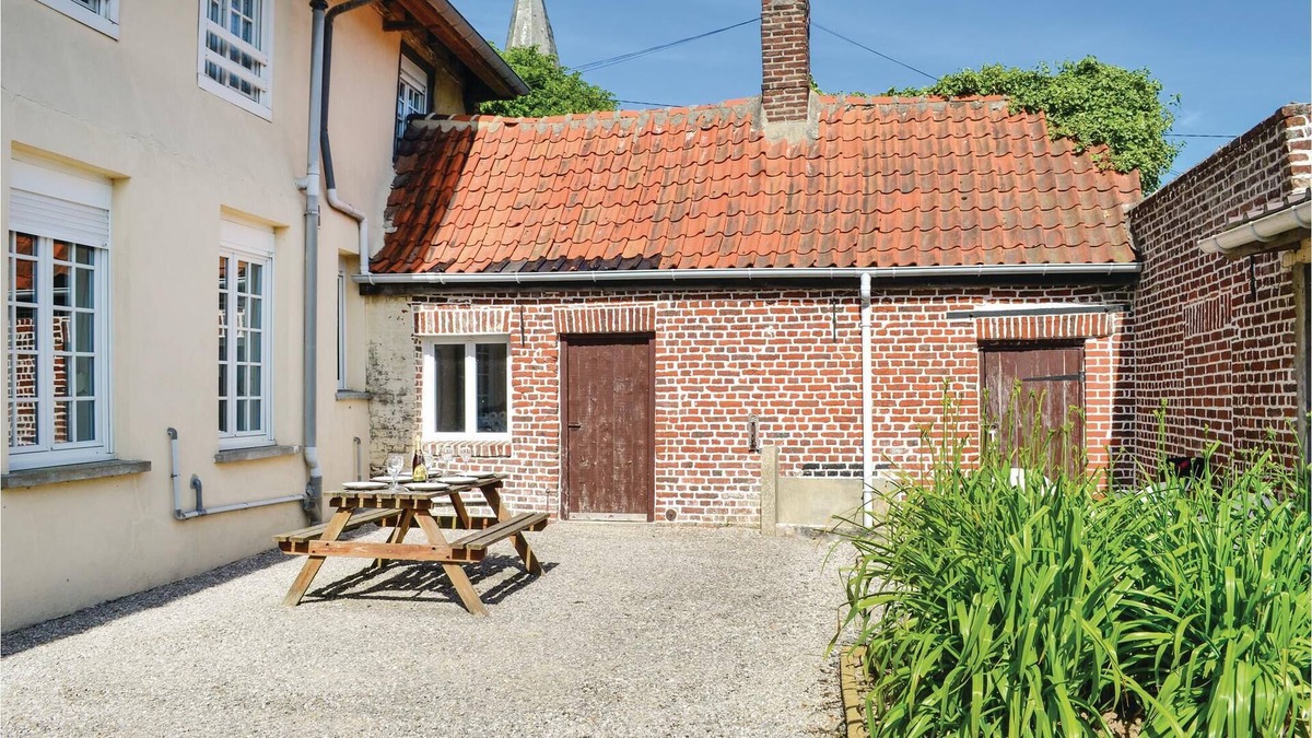 Volckerinckhove House | Pleasant house with large living room, five bedrooms and an enclosed and sunny courtyard.