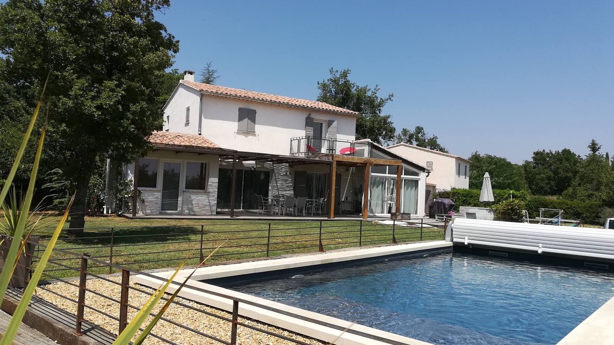 Viens House | Pleasant house in Luberon with swimming pool, France