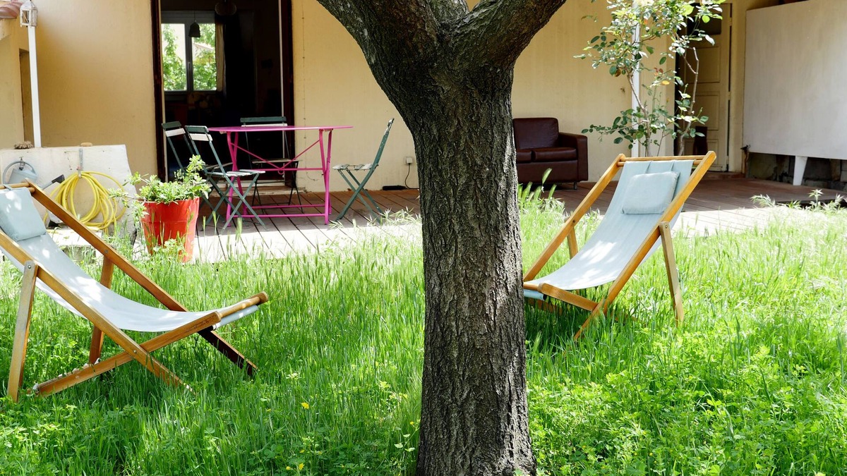 Estanove House | Pleasant house with mature garden