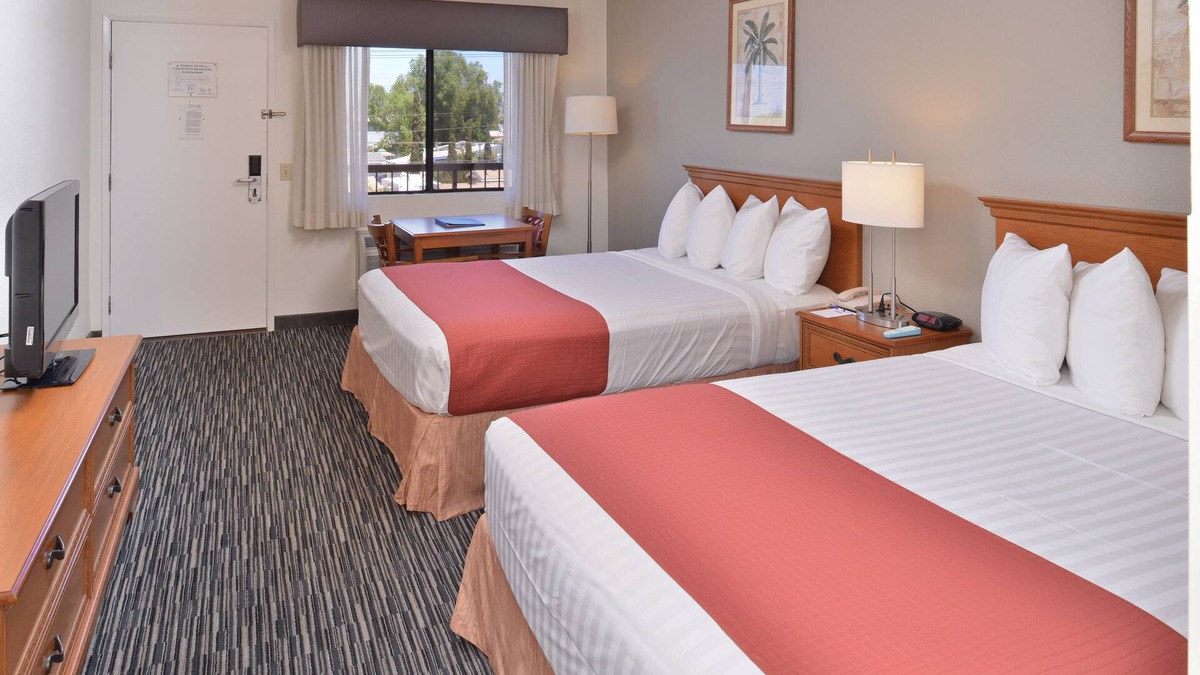Clairemont Hotel | Pleasant Inn