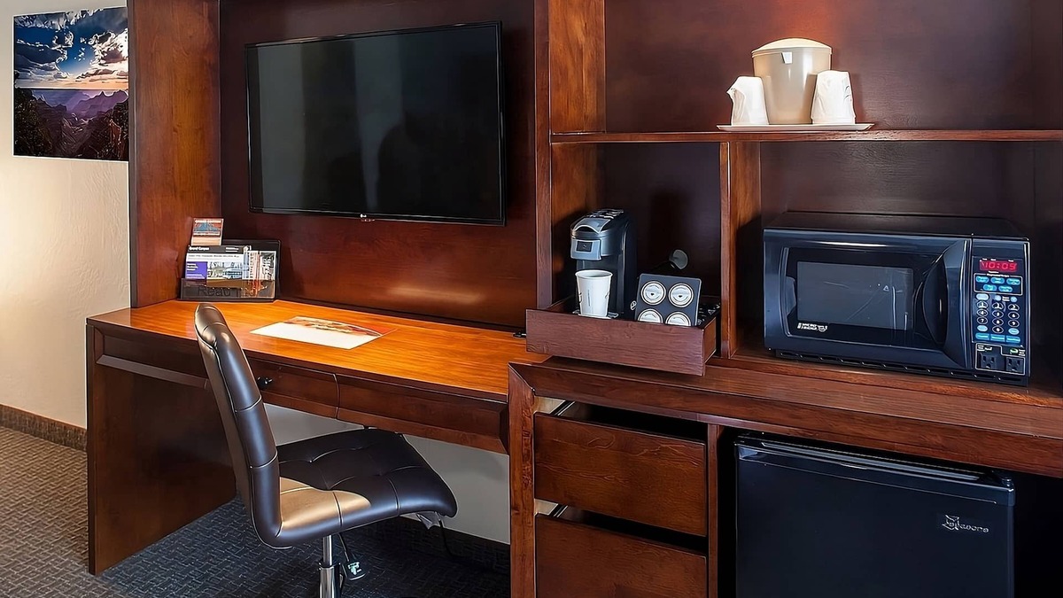 Tusayan Hotel | Pleasant Stay, Convenient Location! 2 Relaxing Units, Free Parking, Outdoor Pool
