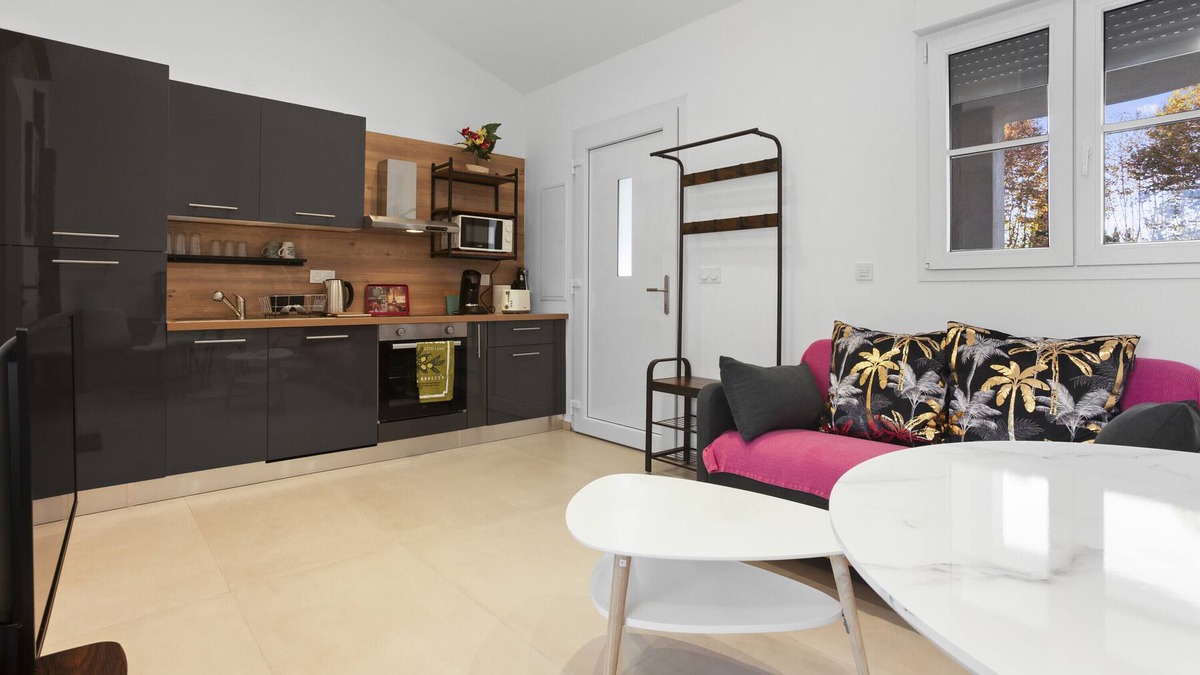 Frejus Plage Apartment | Pleasant Stay at La Casa 177 - 4 | Private Balcony, Wi-Fi, Air Conditioning