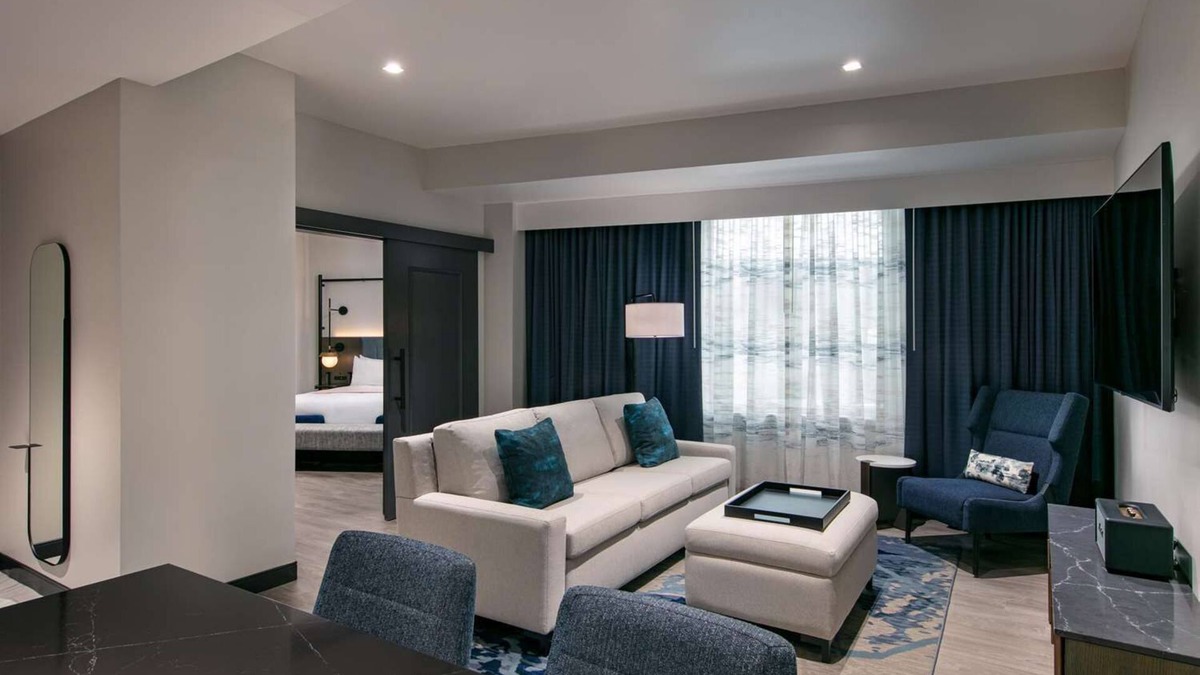 North Capitol Street Hotel | Pleasant Stay, Prime Location! 1BR Suite with Atrium Gallery View, Pets Allowed!