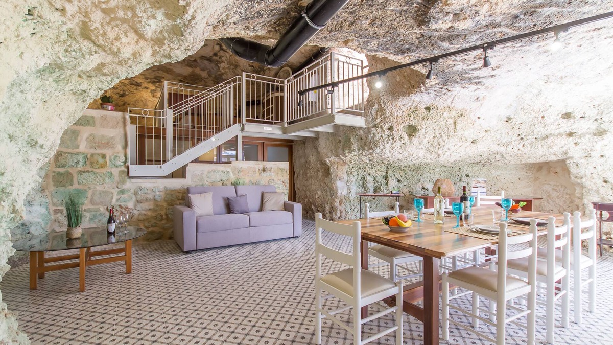Mgarr Villa | Pleasant stone house & jacuzzi St Martin, Mġarr, Malta