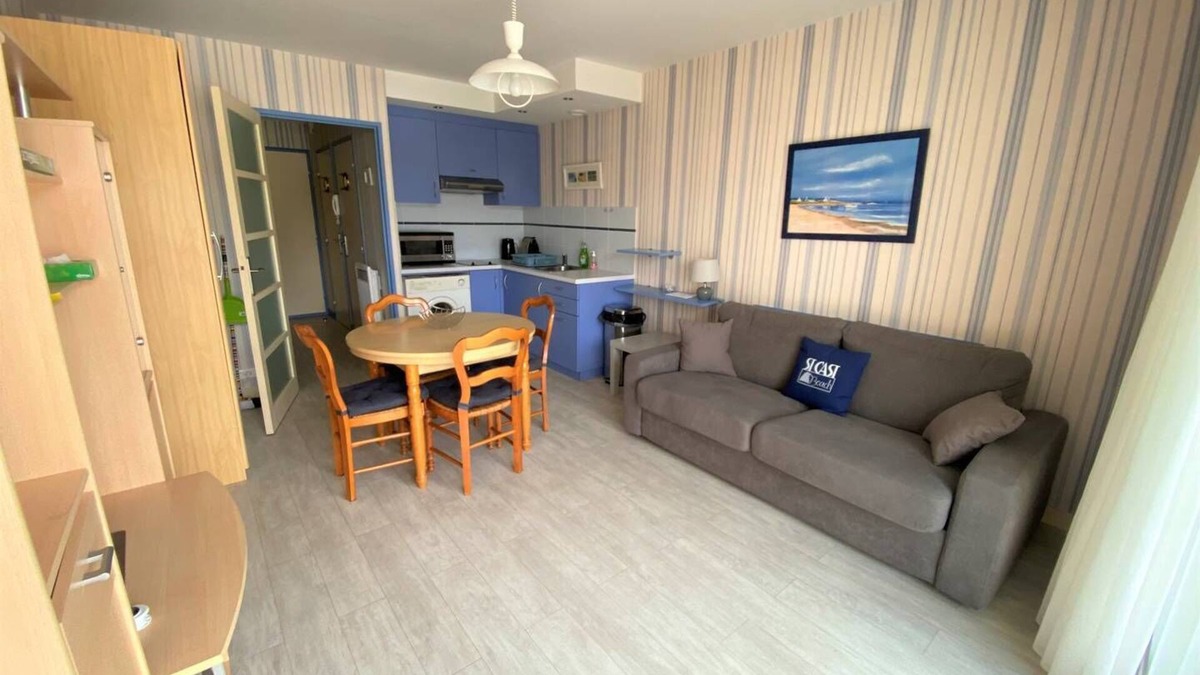 Saint-Cast-le-Guildo Apartment | Pleasant studio with WIFI in the center of Saint Cast for 4 people