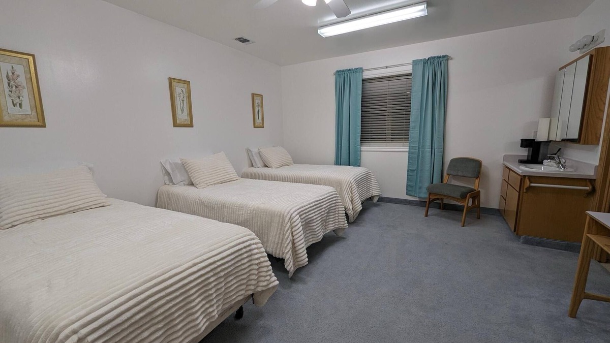 Hot Springs Cabin | Pleasant Triple Room - Room 112