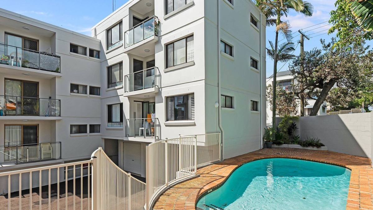Kings Beach Apartment | Pleasant View Unit 4 Kings Beach QLD