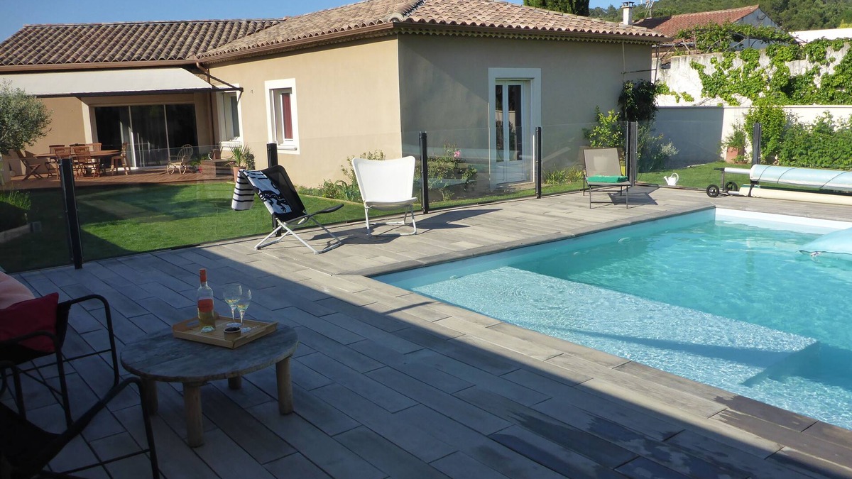 Bagnols-sur-Ceze Villa | Pleasant villa with pool