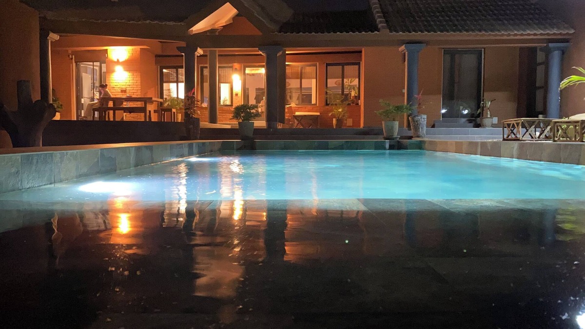 Pointe des Almadies Bed & Breakfast | Pleasant waterfront house, swimming pool