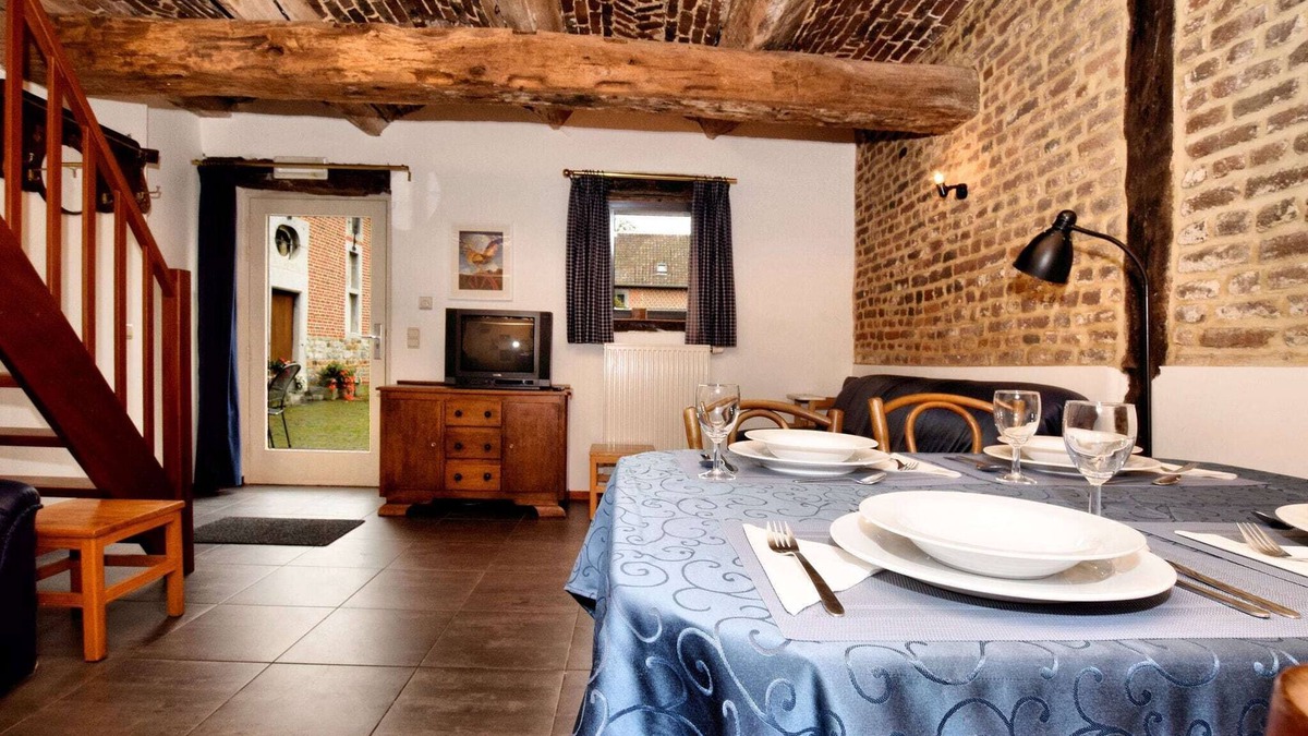 Richelle House | Pleasing Holiday Home in Richelle with Garden, Terrace, BBQ