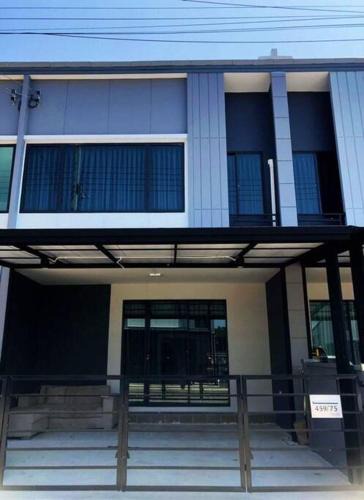 Mueang Samut Prakan District Apartment | Pleno Srinakarin House Complex