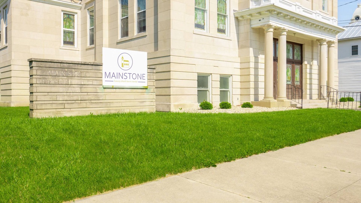 Winchester Apartment | Plenty of space located downtown Winchester
