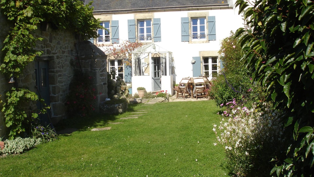 Plogoff House | Plogoff, Pointe du Raz, charming house, seaside, beach access, superb garden