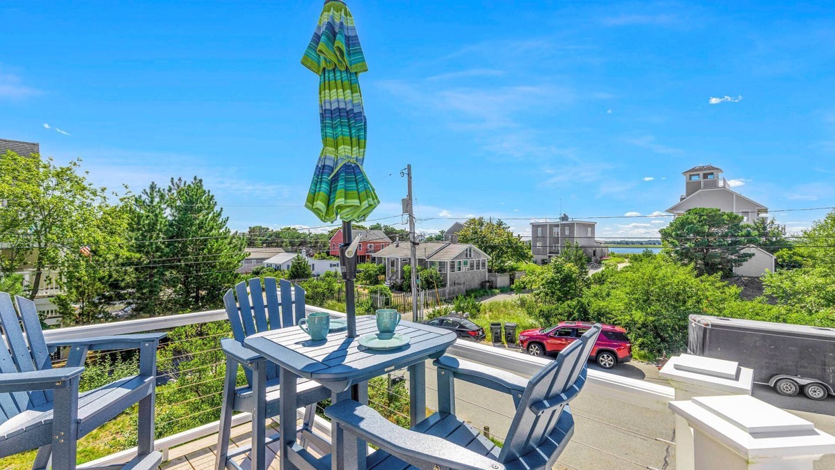 Newburyport House | Plovers Nest: Stay in the Heart of Newburyport During Yankee Homecoming Festivities!