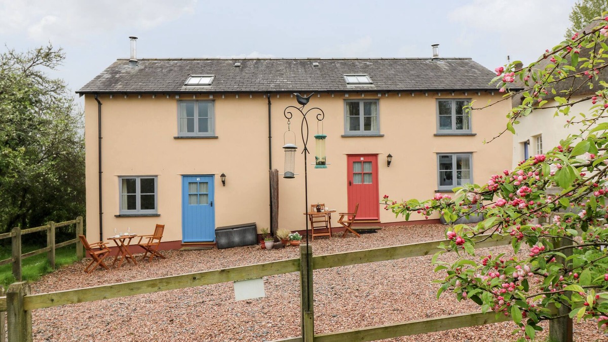 Yeoford Cottage | PLUM COTTAGE, romantic, character holiday cottage in Crediton