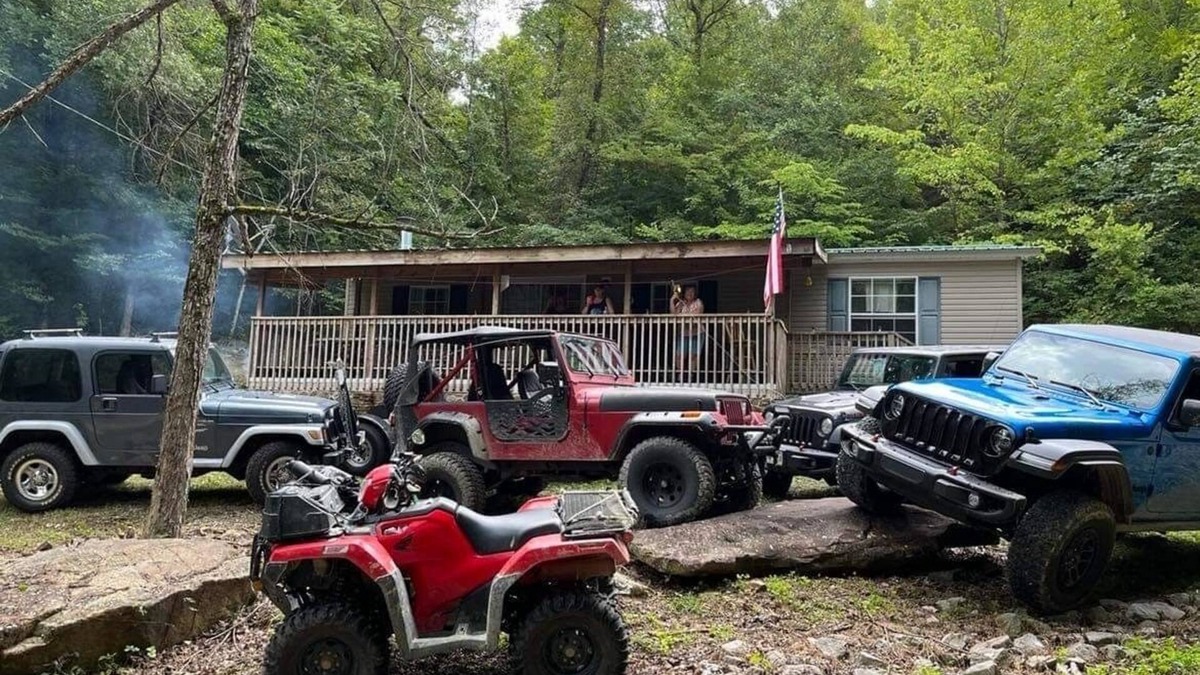 Newcomb House | Plum Crazy Appalachian Resort on ATV trail by Waterfalls, 17mi to Norris Lake.
