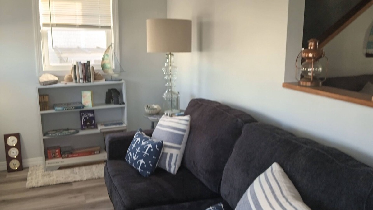 Newburyport House | Plum Island place 5 minute walk to beach 9 minute walk to point