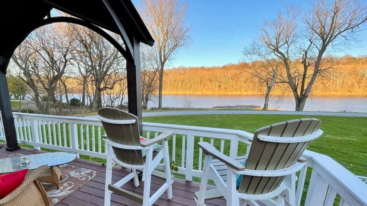 Bakerton House | Plum Lazy on the Potomac