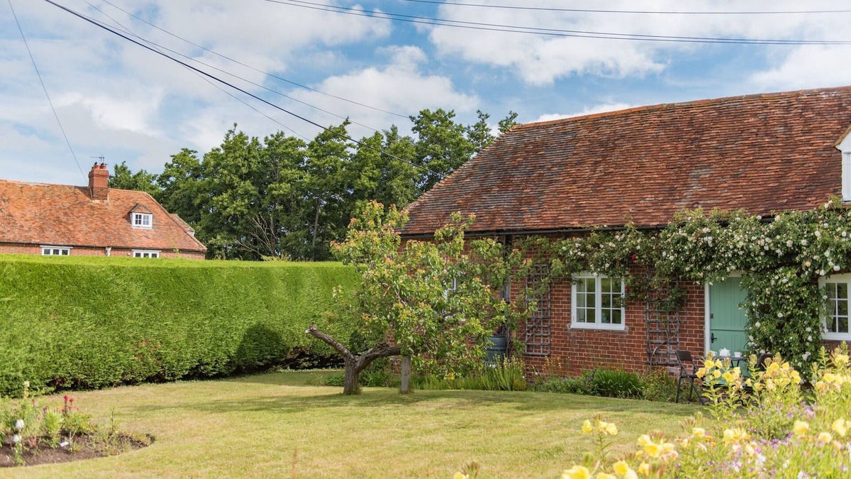 Dargate Cottage | Plum Pudding Cottage by Bloom Stays - sleeps 2 guests in 1 bedroom