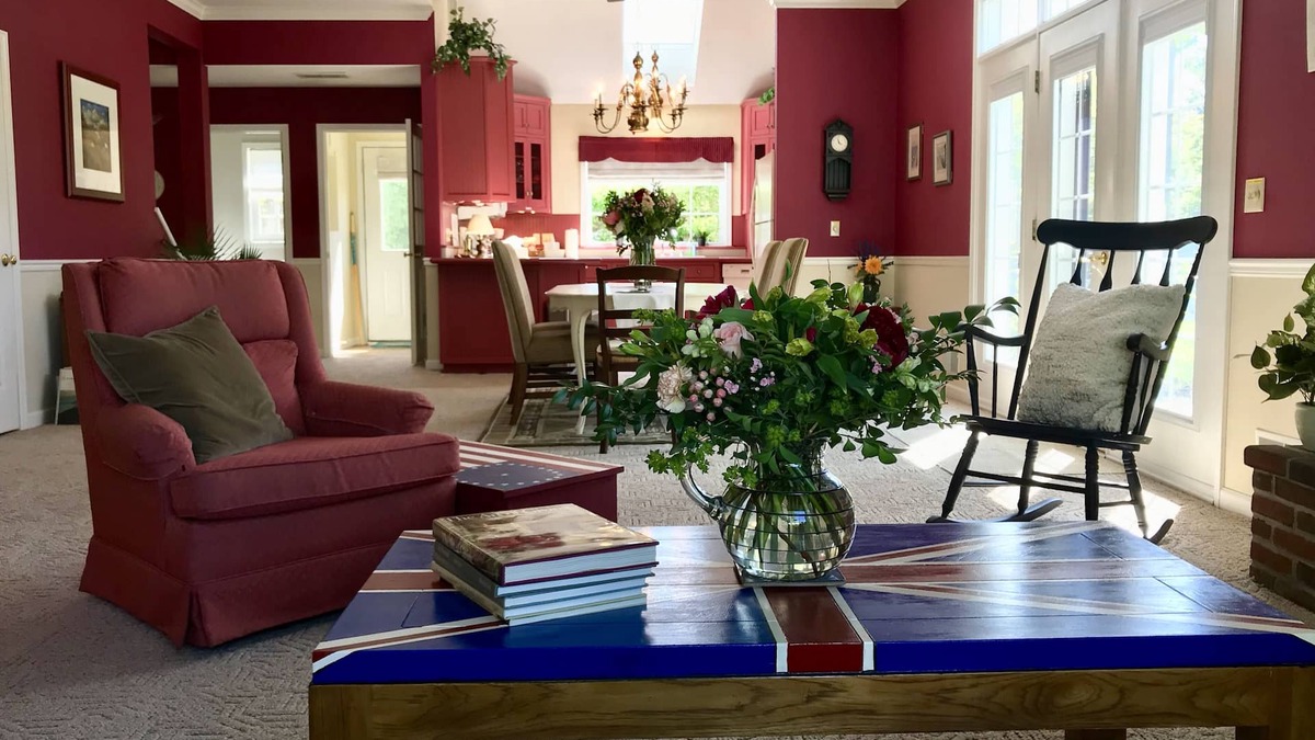 Ephraim House | "Plum Retreat" is spacious, warm & beautiful, and surrounded by gardens.