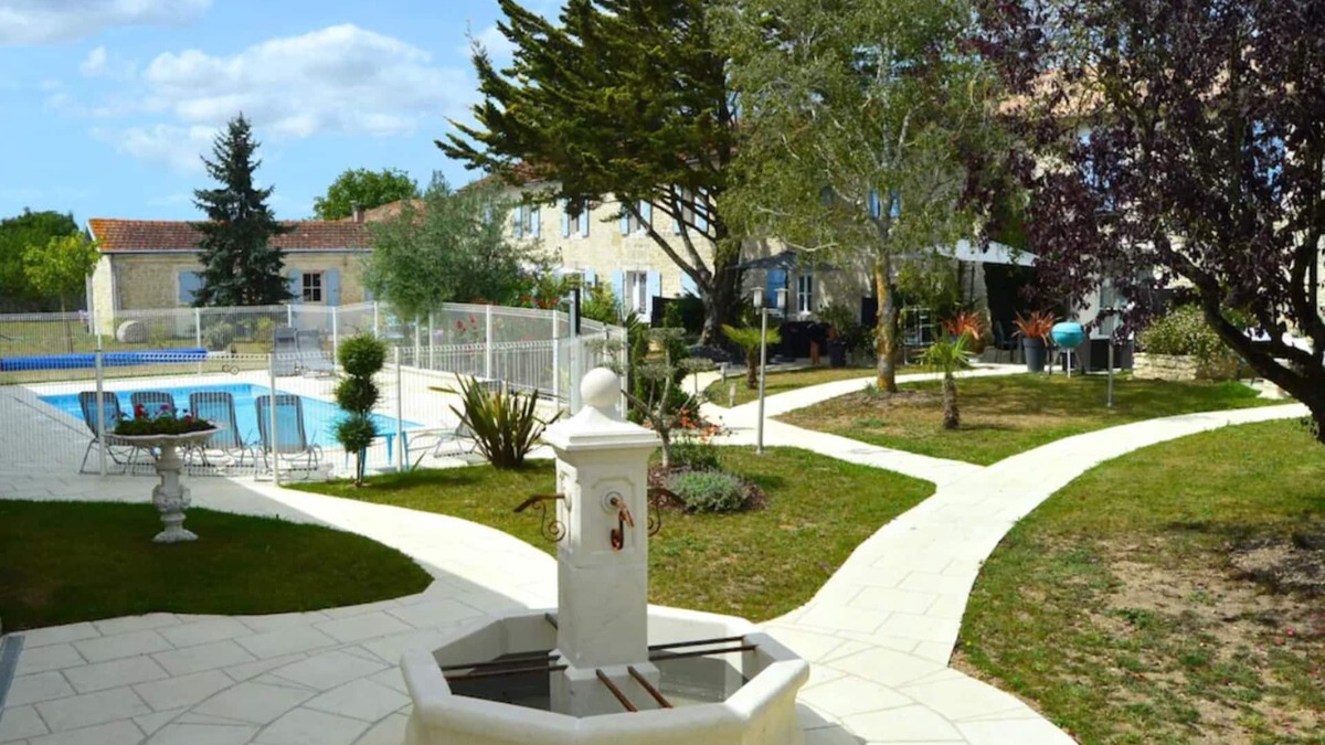 Chambon House | Plume 4* charming gites with swimming pool, golf practice and children's playground