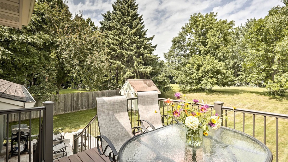 Plymouth House | Plymouth House: Walk to Beach & Medicine Lake!