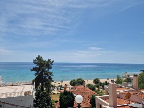 Nea Moudania Apartment | Pnoe Studios