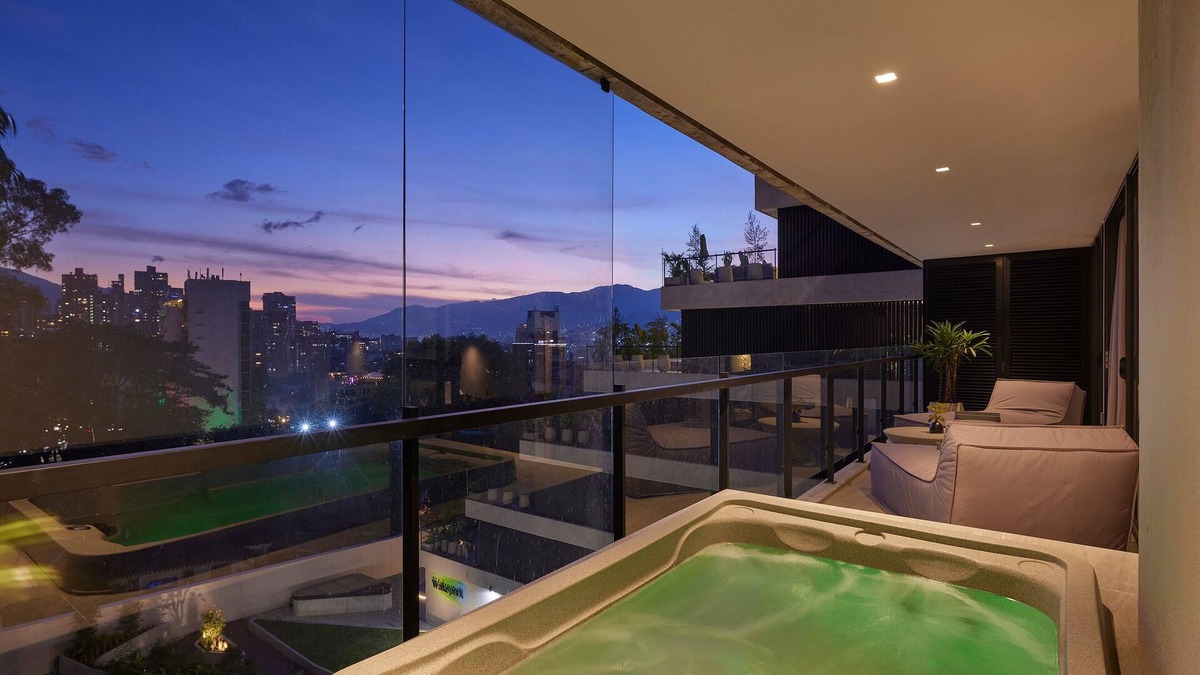 Las Lomas I Apartment | Poblado - 2 BR - Private Hot Tub & Balcony - AC - 300mb - Wake 616!