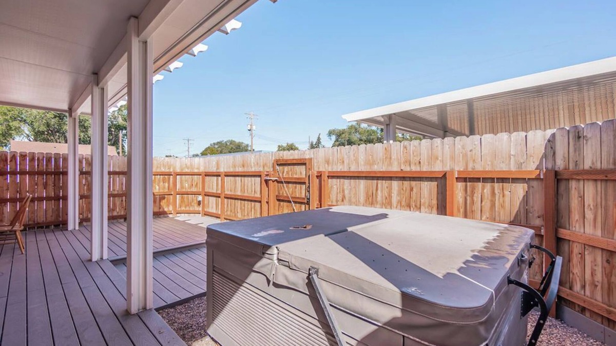 Pocatello Apartment | Pocatello: 2 bed 2 bath with hottub