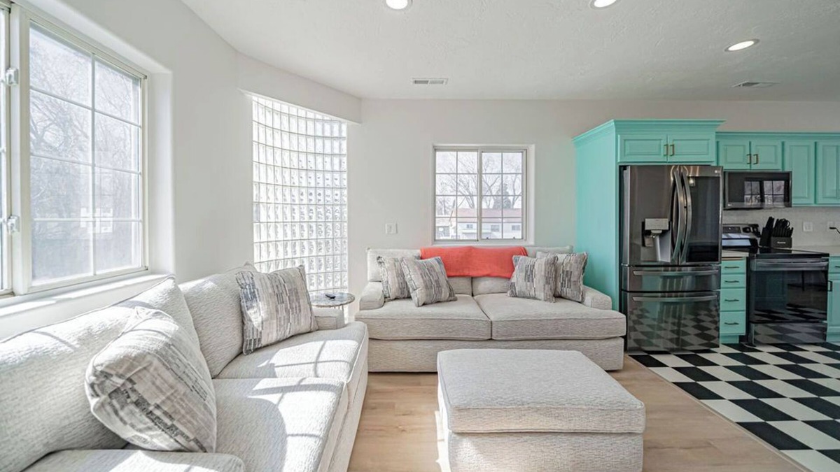 Pocatello Apartment | Pocatello: Retro 2 bed 2 bath