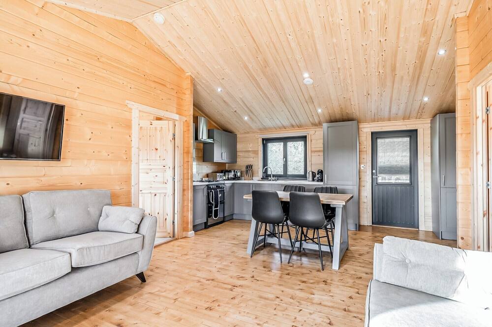 Driffield Ski Chalet | Pockthorpe Lodge (Pet)