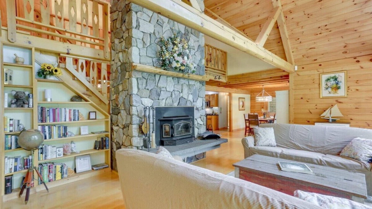 Damascus House | Pocono Dog-Friendly Home on Delaware River with Large Hot Tub!