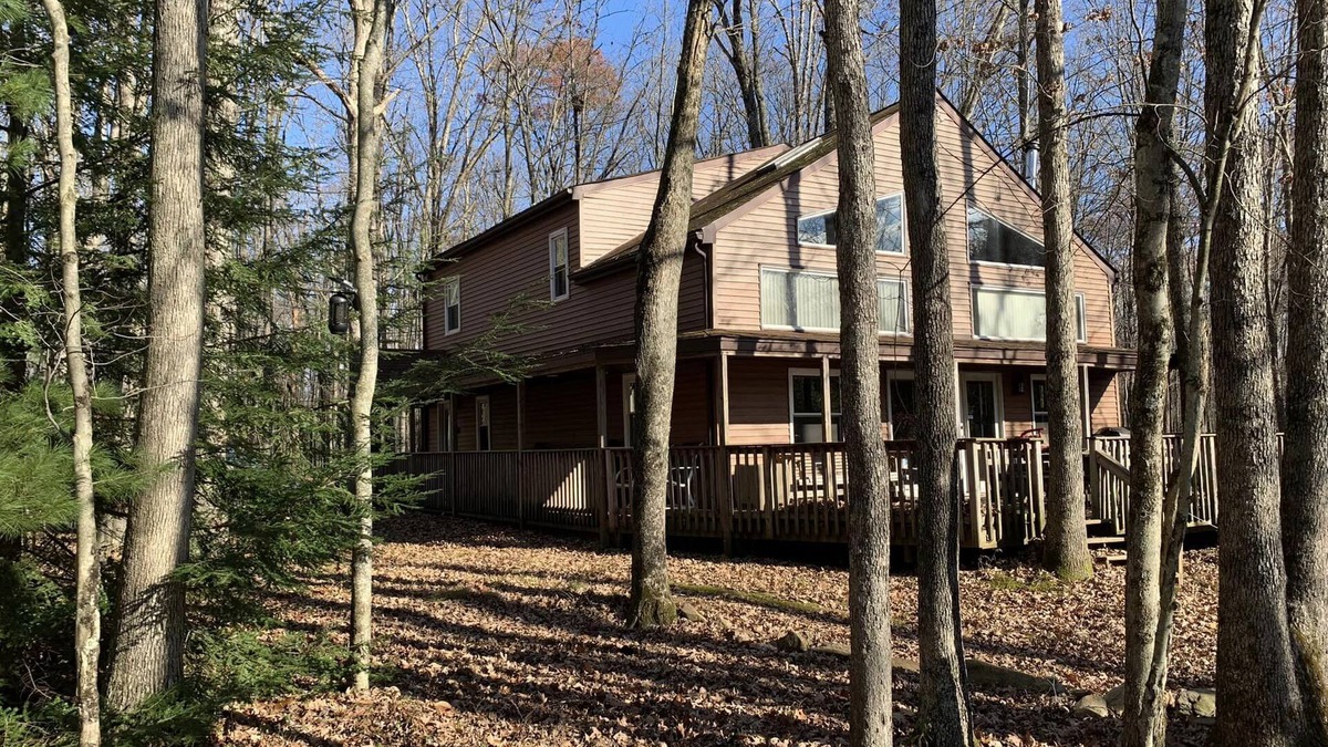 White Haven Cabin | Pocono Lakefront Mountain Home.Do NOT make any requests until messaging us first