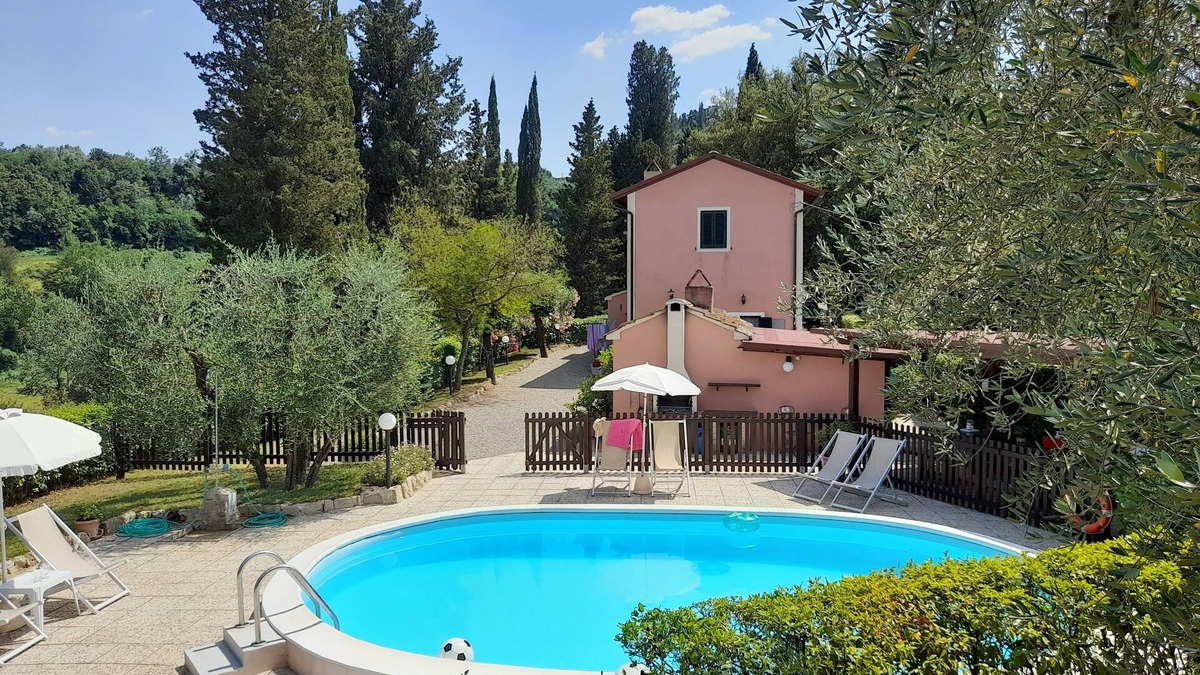 Palaia Villa | PODERE IL LECCIONE - COZY VILLA IN THE HEART OF THE TUSCAN HILLS