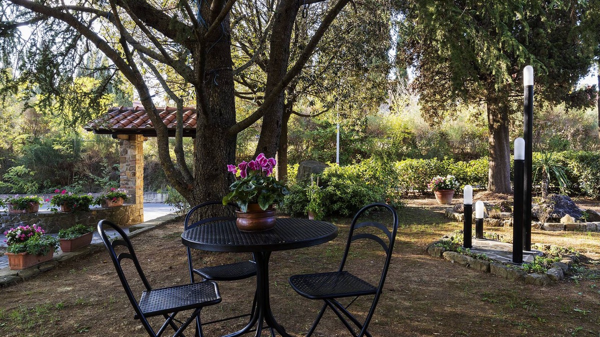 San Quirico d'Orcia House | Podere La Rosa, apartment in open countryside but 5 minutes walk from the center.