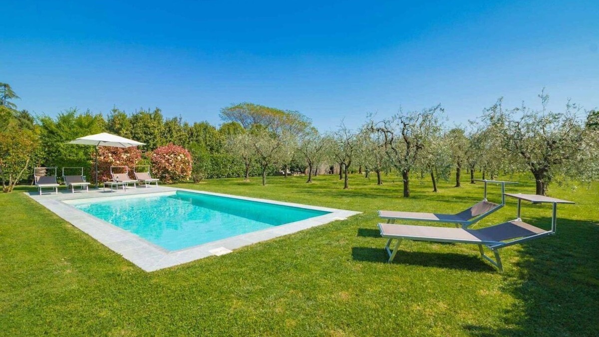 Lucca House | Podere Santa private pool villa. WiFi. Lucca area