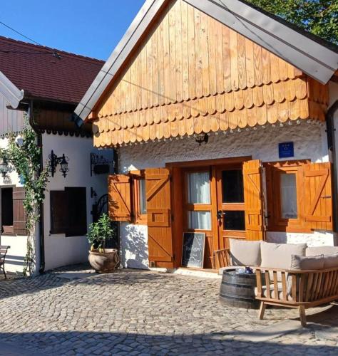 Knezevi Vinogradi Ski Chalet | PodRoom Irena