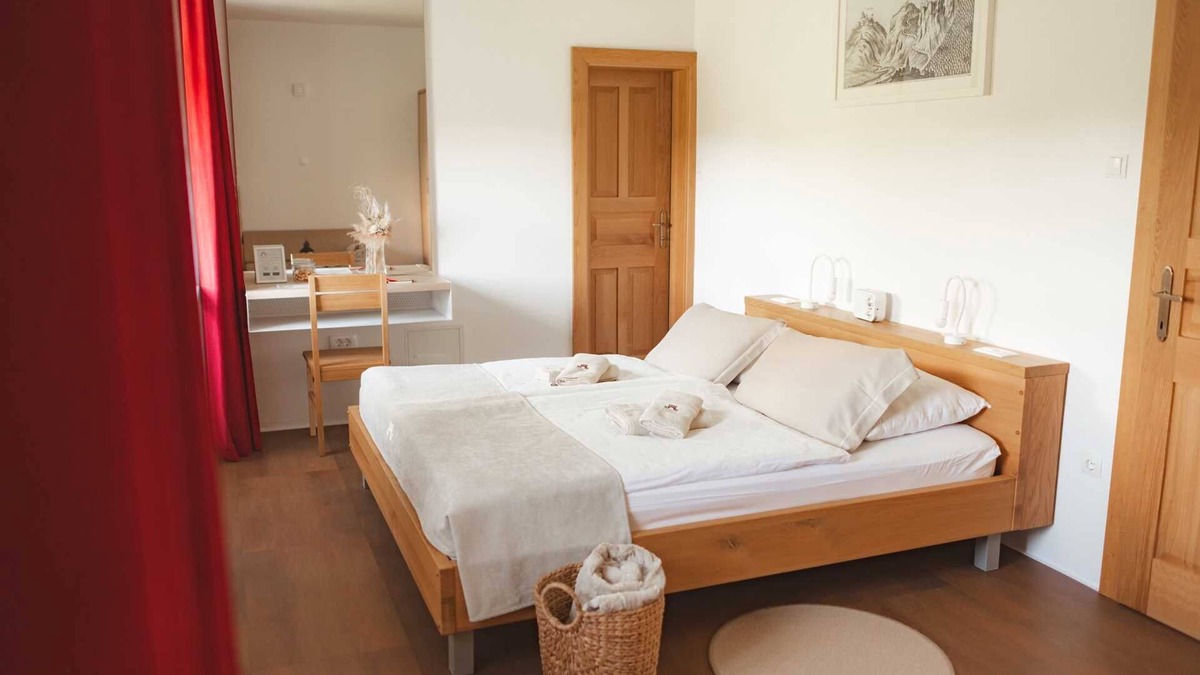 Cerklje ob Krki Apartment | PODSREDA CASTLE APP 3 CELJSKIH GROFOV